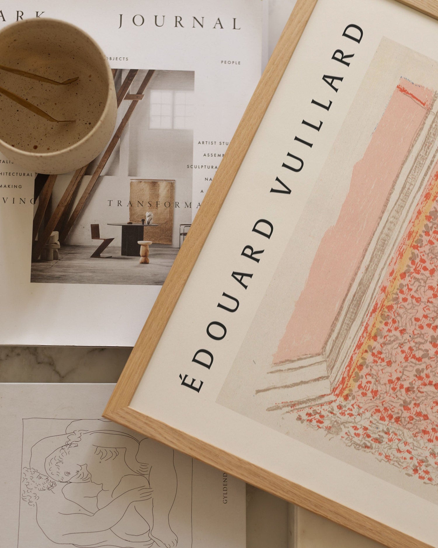 Intérieur aux tentures roses I