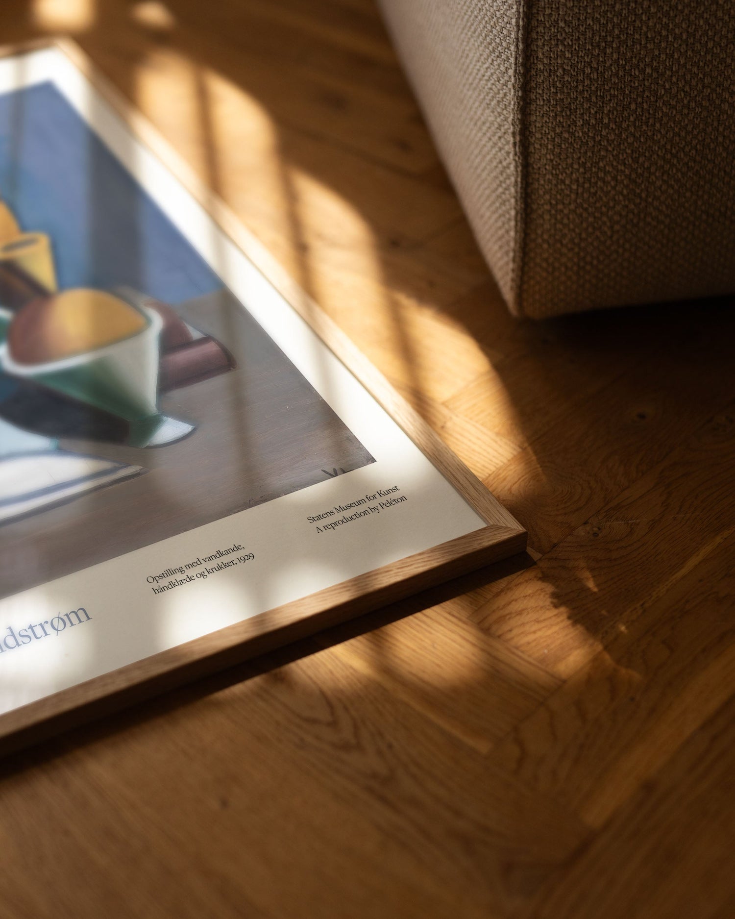 Opstilling med vandkande, håndklæde og krukke