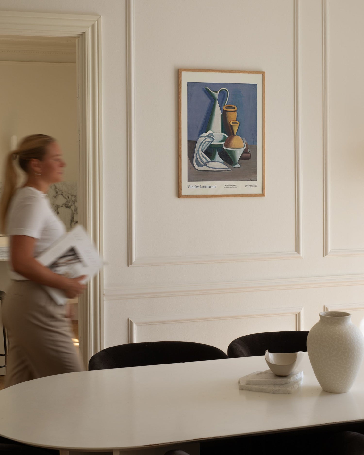 Opstilling med vandkande, håndklæde og krukke